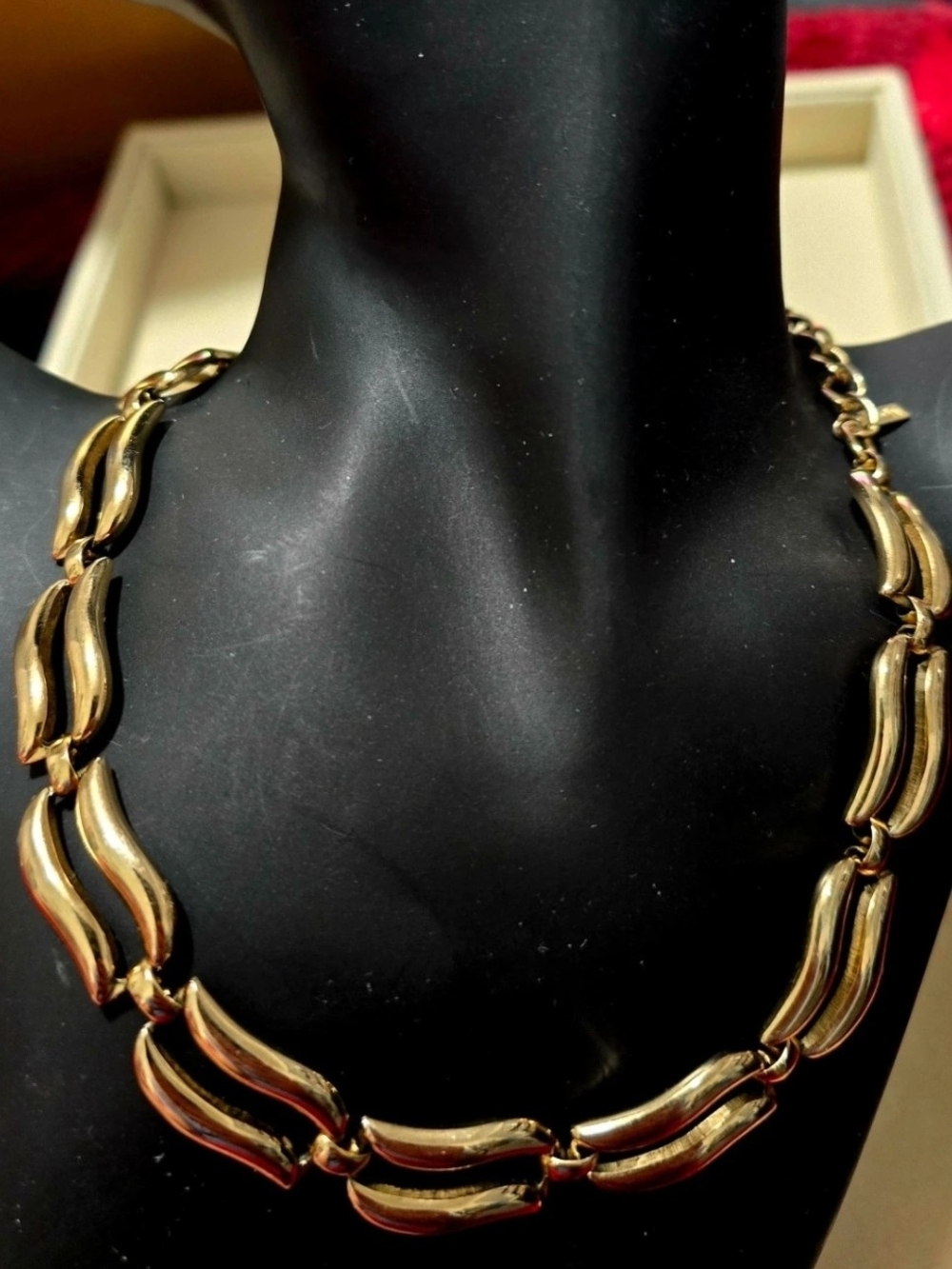 Vintage Monet Gold Link Sculpted Necklace - Women Jewelry